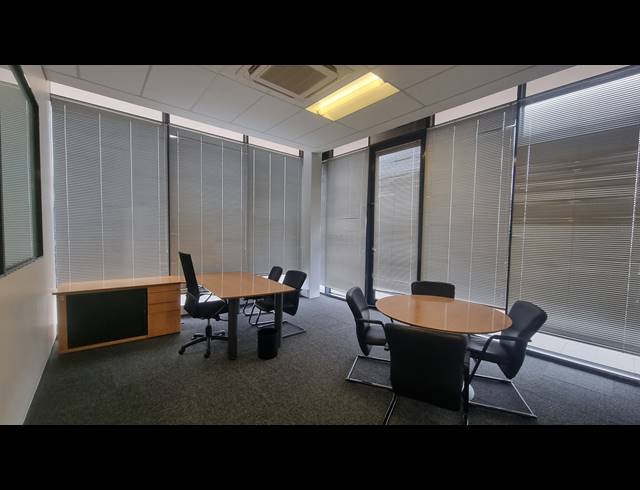 3,554M² OFFICE TO LET IN WOODSTOCK